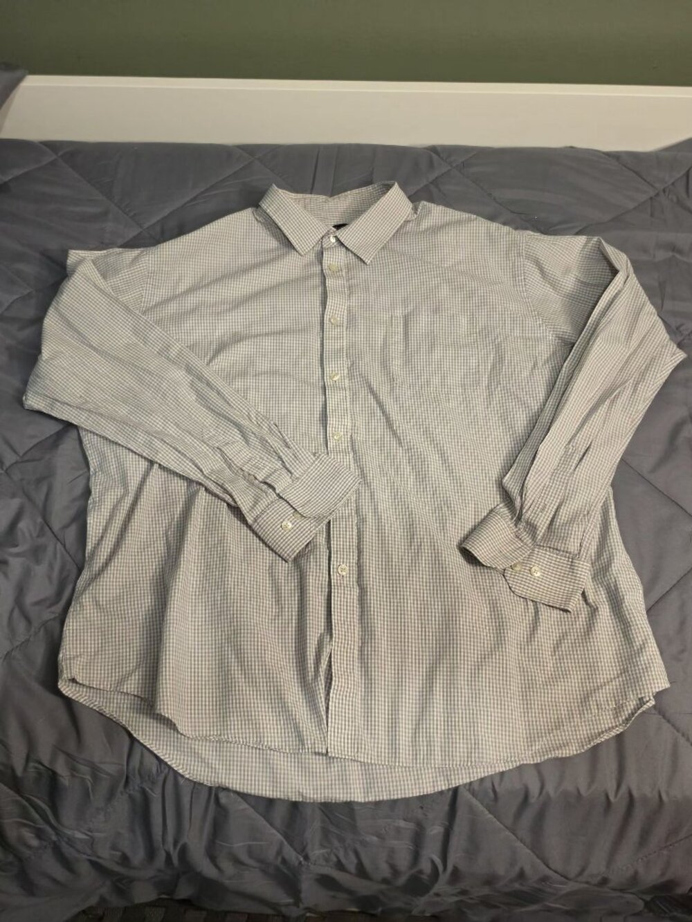 VanHeusen Button Up Shirt (XXL)